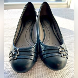 Life Stride Soft System Navy Blue Flats Size 8.5M